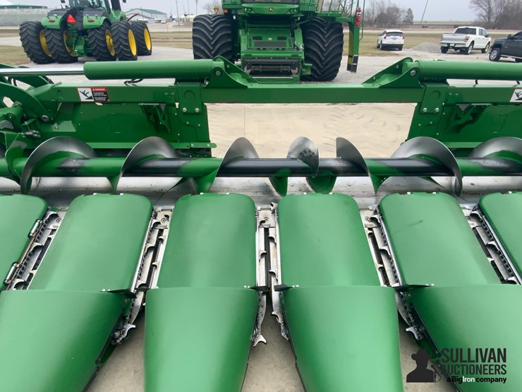 2021-john-deere-c12f-image-13