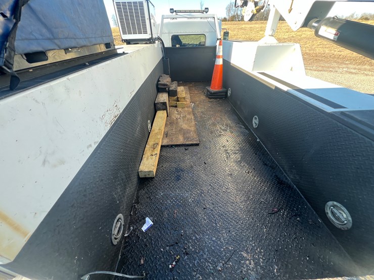 2008-kenworth-t300-image-21