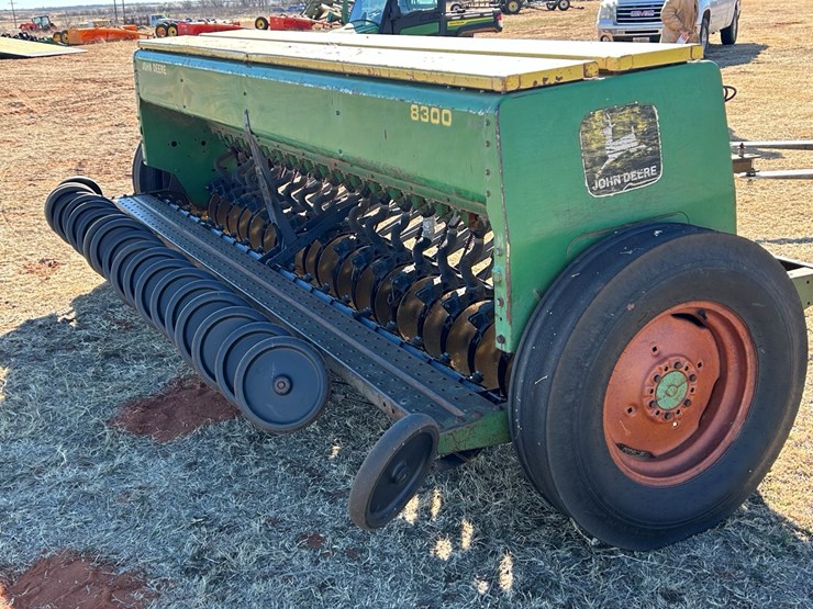 john-deere-8300-image-9