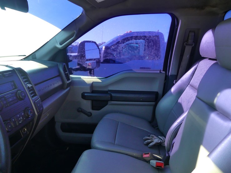 2019-ford-f450-xl-image-12