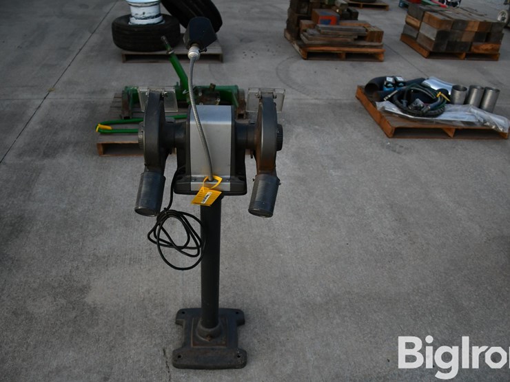 sears-craftsman-397.19440-1/2-hp-bench-grinder-image-6