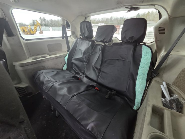 2012-dodge-grand-caravan-image-33