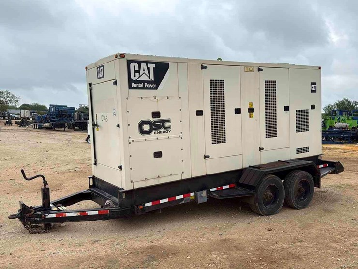 2012-caterpillar-15-image-1