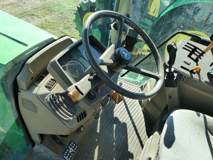 2016-john-deere-6110m-image-13