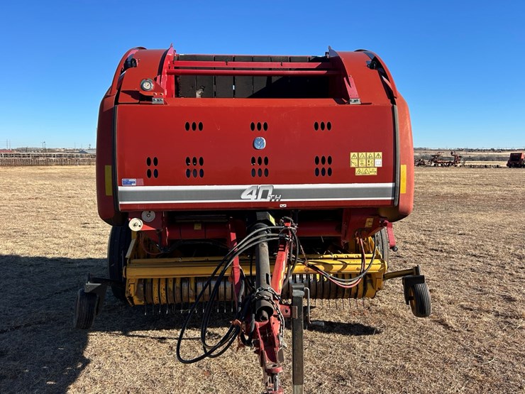 #87-•-2015-new-holland-rb560-image-17