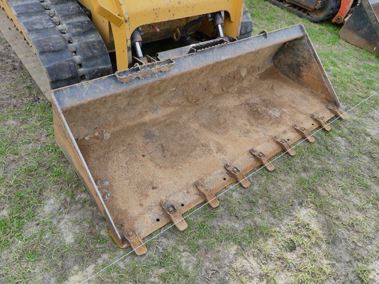 2021-caterpillar-299d3-image-10