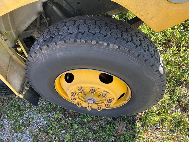 #2-•-1996-ford-f800-crane-truck-image-20