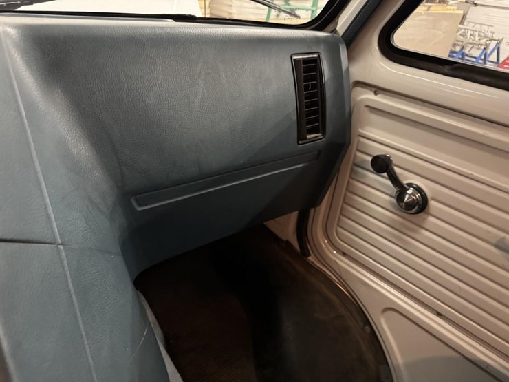 #2225-•-1996-chevrolet-box-truck-image-25