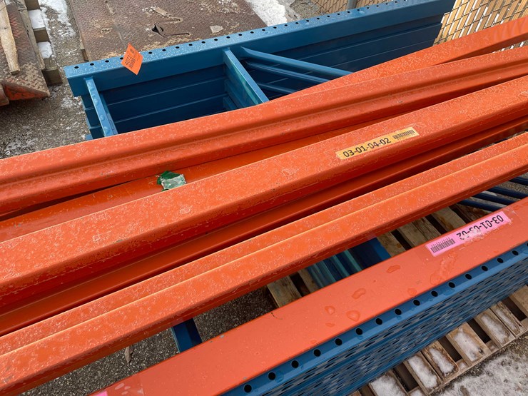 #4072-•-(8)-pallet-rack-uprights-and-(8)-beams-(09)-image-11