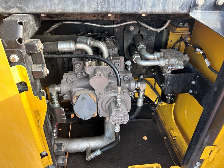 #2196-•-deere-470g-cl-excavator-image-45