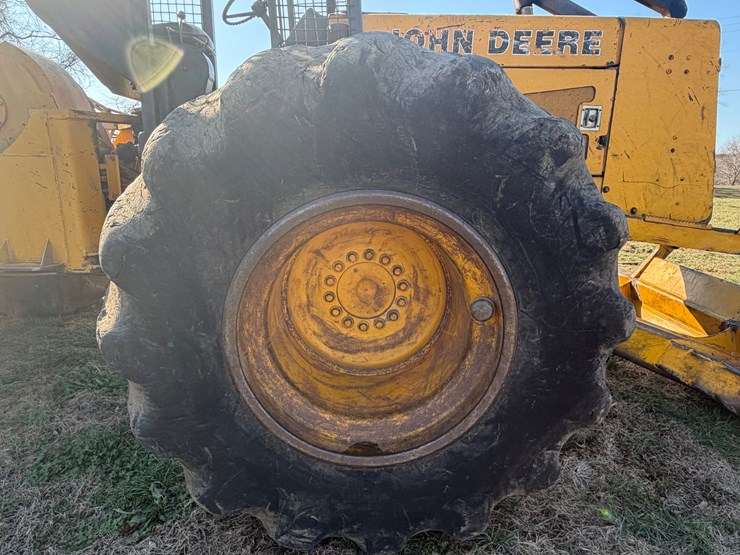 john-deere-640d-image-15