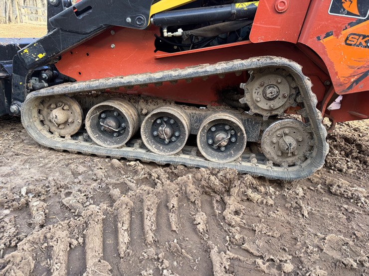 2021-ditch-witch-sk800-image-2