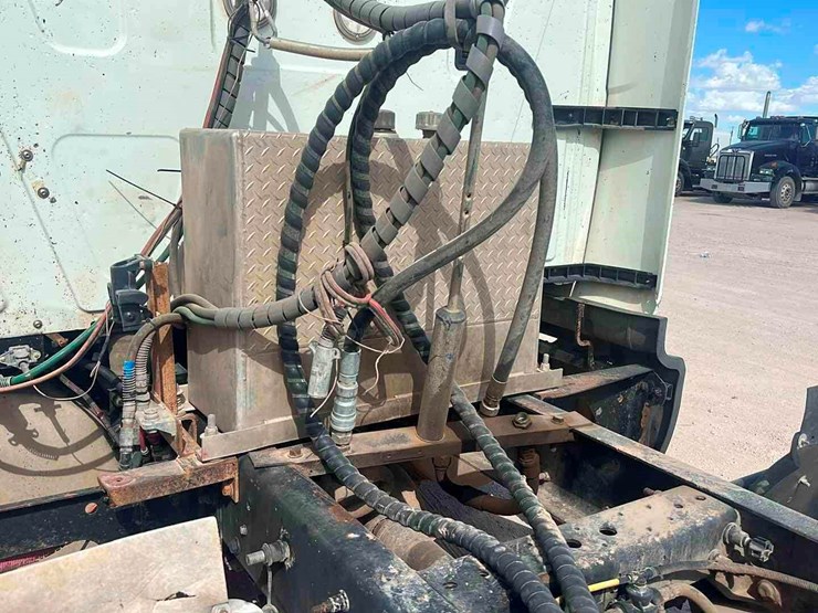 2014-international-prostar-image-3