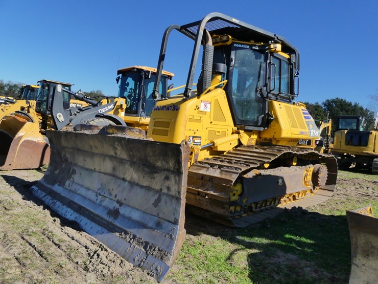 2022-komatsu-d61px-image-1