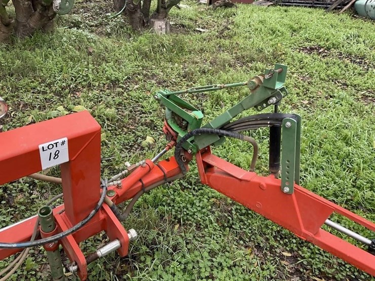 (offsite)-rears-30'-3-pt-folding-spray-boom-image-4