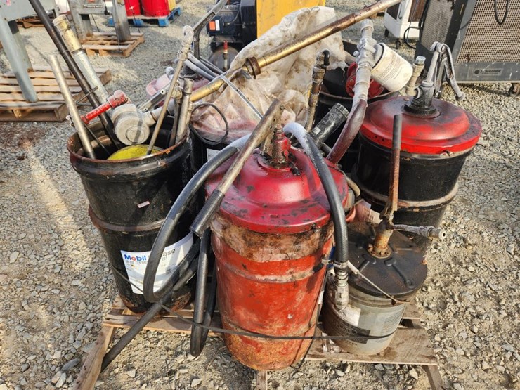 #6028-•-(8)-grease-pumps-image-5