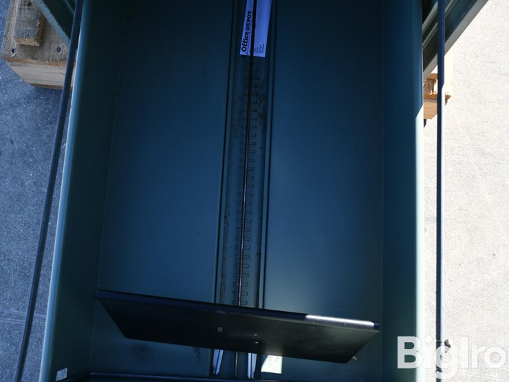 metal-filing-cabinet-image-12