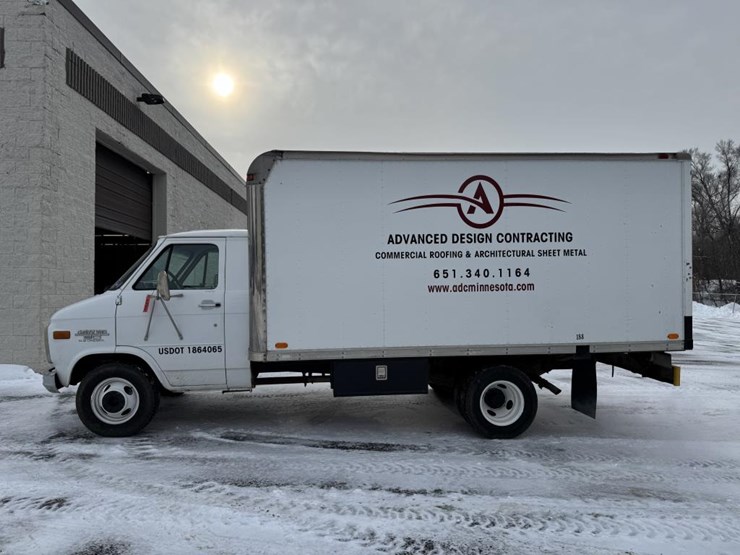 #2225-•-1996-chevrolet-box-truck-image-2