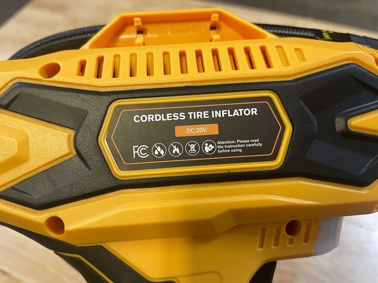 #2035-•-dewalt-compatible-20v-air-compressor-for-airing-up-tires,-etc-(pr12)-image-12