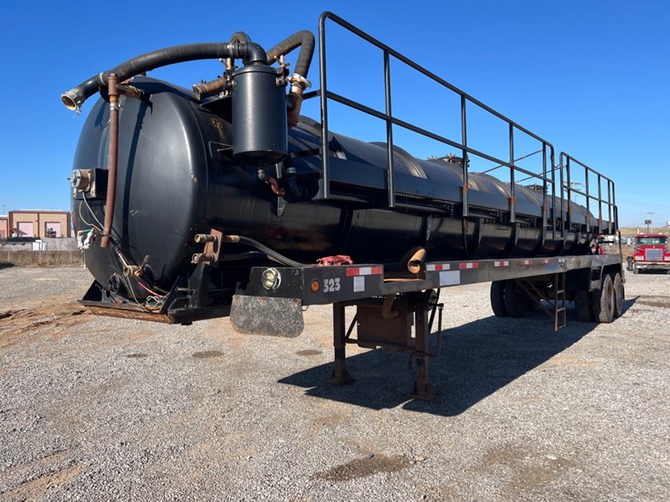 2012-southern-vac-130-bbl-steel-vacuum-trailer-image-1