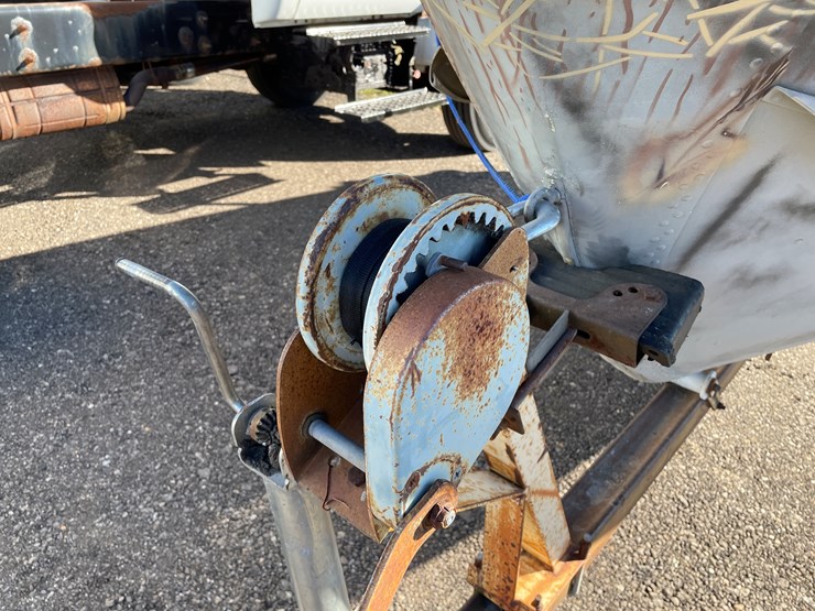 #1300-•-1953-crestliner-v4tl-aluminum-fishing-boat-with-trailer-(has-wi-title)-image-31