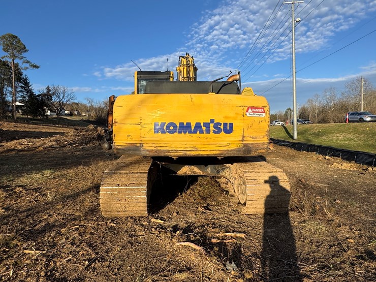komatsu-pc270-lc-8-image-6
