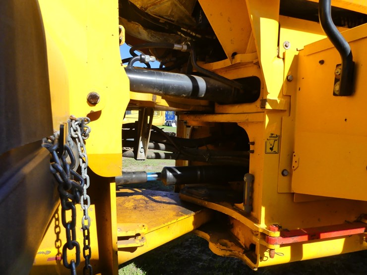 2019-jcb-457-image-12