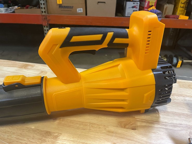 #2032-•-dewalt-style-21v-cordless-leaf-blower-with-(2)-li-ion-batteries-and-charger-(pr12)-image-6