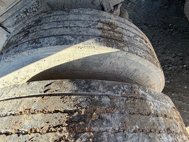 2011-mack-rd688s-image-5