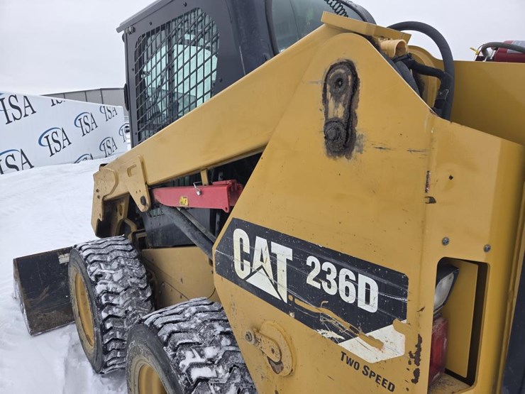 caterpillar-236d-image-19