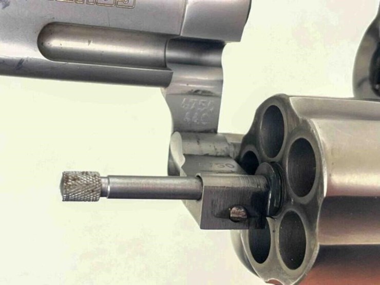 taurus-revolver-image-12