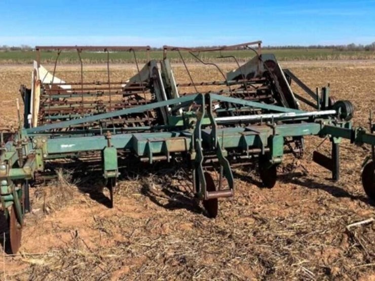 kmc-peanut-digger-image-1