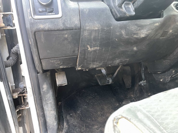 2016-ram-2500-tradesman-image-100