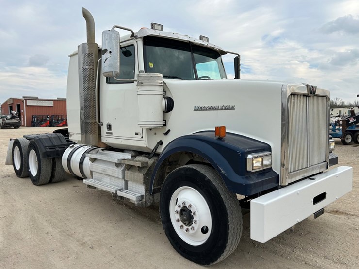 2014-western-star-4900-image-3