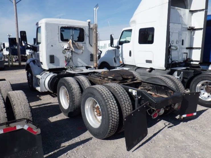 2016-peterbilt-579-image-14