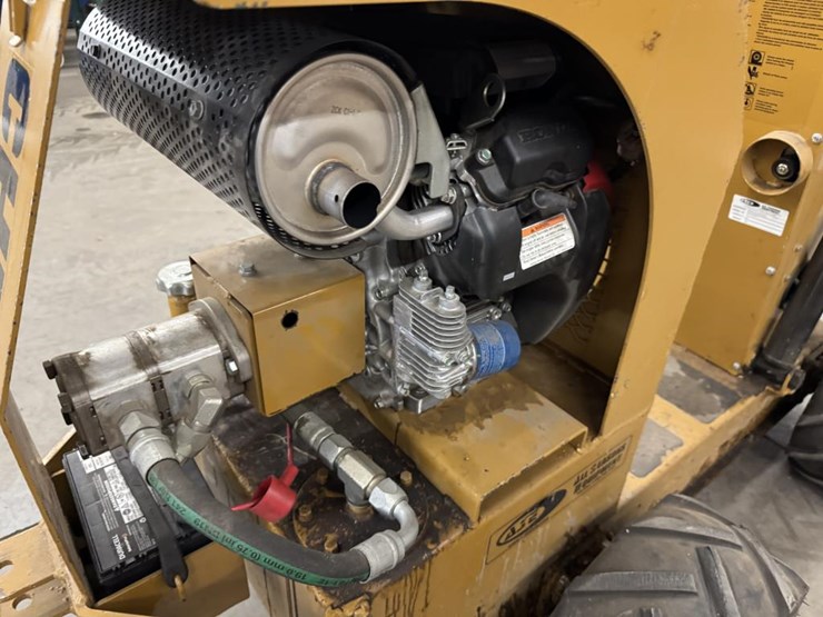 #3279-•-ase-cheetah-ss16-skidsteer-w/-bucket/forks-image-24