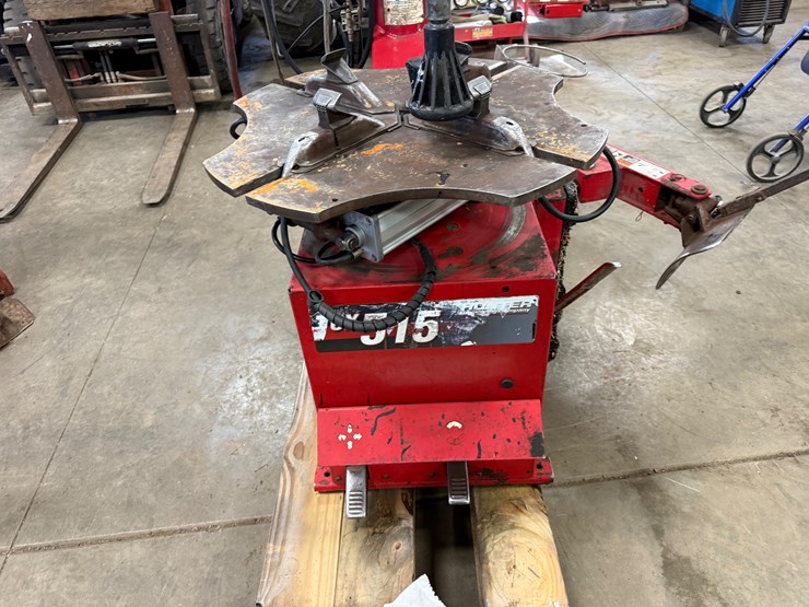 #1025-•-hunter-engineering-txc-515-tire-changer-image-10