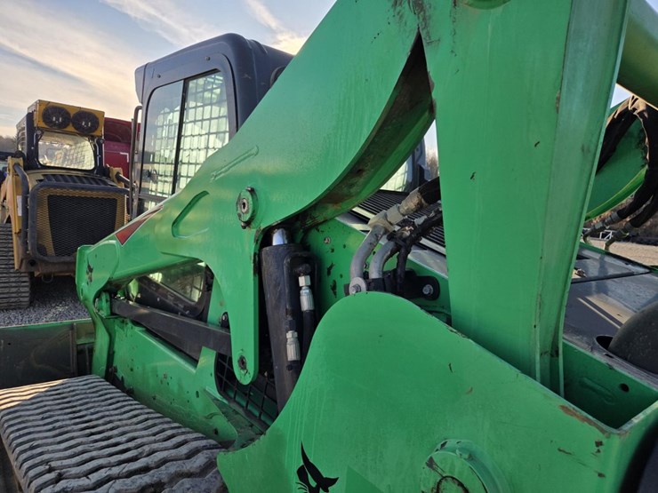 2018-bobcat-t740-image-21