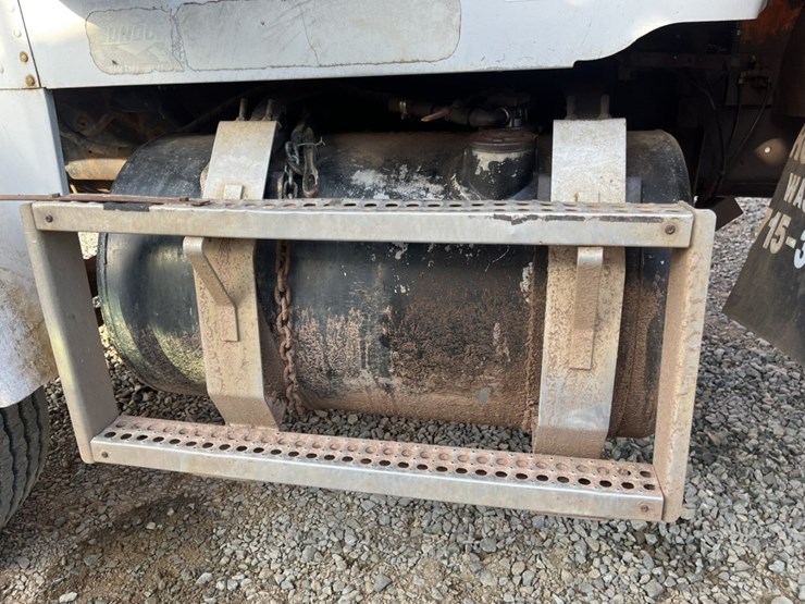 #2201-•-1988-freightliner-mb80-tandem-axle-dump-truck-image-44