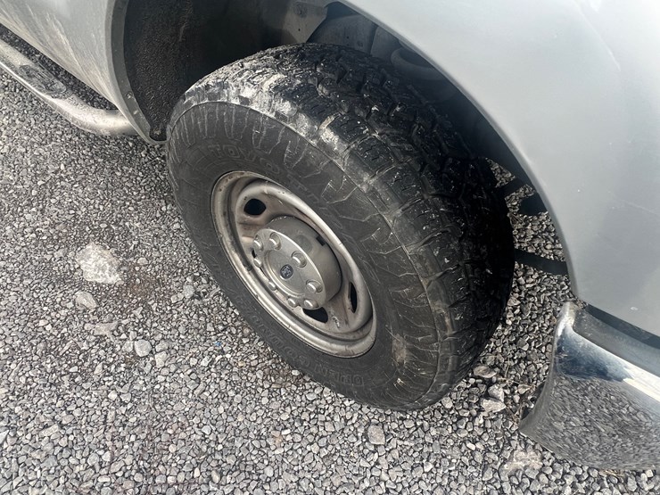 2015-ford-f350-xl-image-8