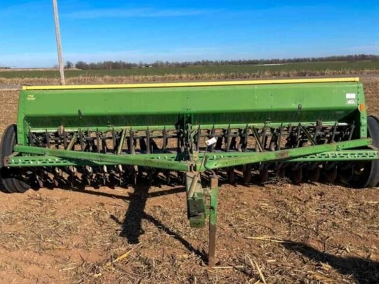 john-deere-8300-image-1