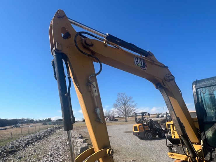 2014-caterpillar-305.5e2-image-10