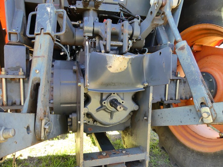 2013-kubota-m108s-image-7