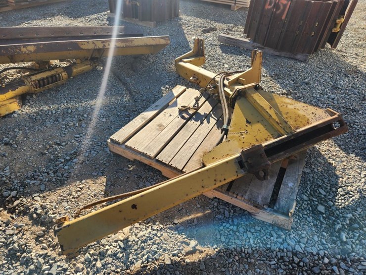 caterpillar-140g-image-11