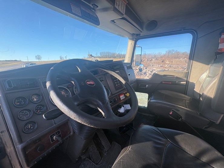 2008-kenworth-t300-image-15