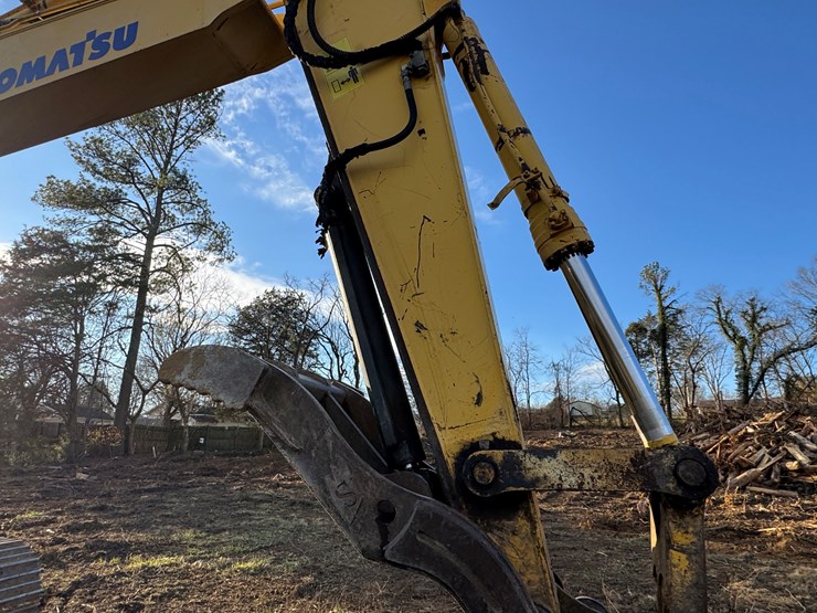 komatsu-pc270-lc-8-image-20