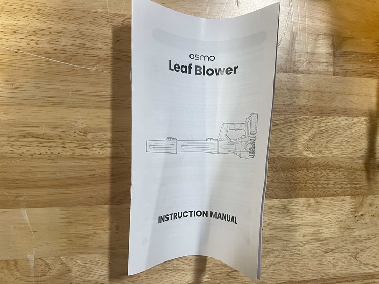 #2032-•-dewalt-style-21v-cordless-leaf-blower-with-(2)-li-ion-batteries-and-charger-(pr12)-image-2