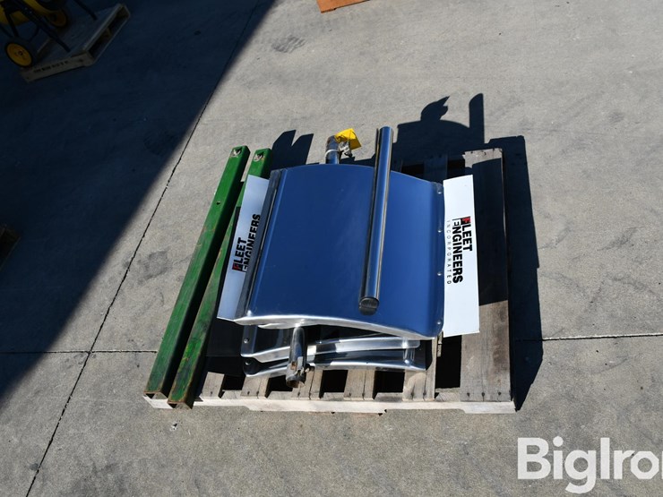 fleet-engineers-2-fenders-and-2-brackets-image-4