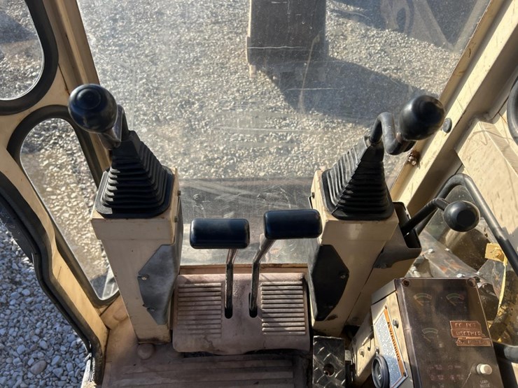 caterpillar-307-image-62