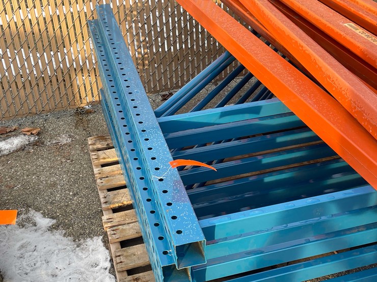 #4072-•-(8)-pallet-rack-uprights-and-(8)-beams-(09)-image-16